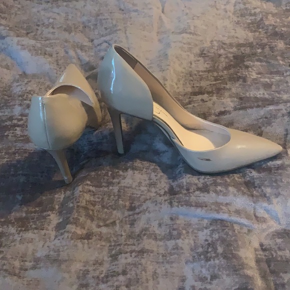 Jessica Simpson patten leather tan heels size 8. - Picture 2 of 2